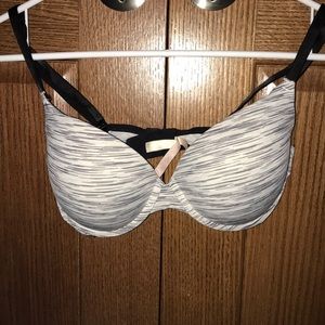 Pink VS bra size 34D